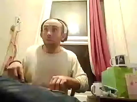 Snapshot of DrbigdickUK chatting on 09.23.25 DrbigdickUK online show from 09.23.25