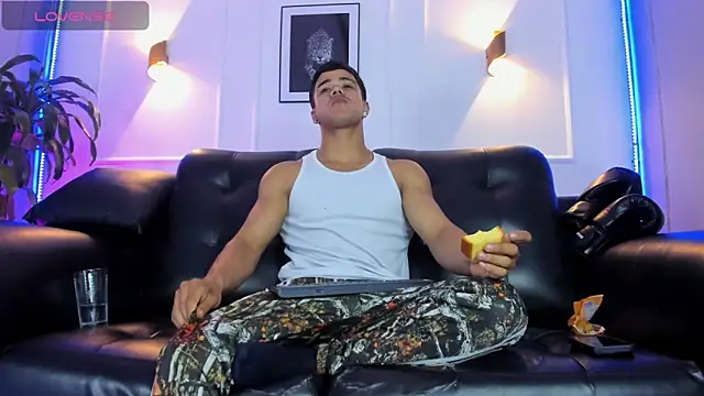 Rob saenz  online show from 11.06.25