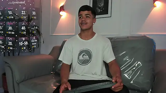 Rob saenz  online show from 12.04.25