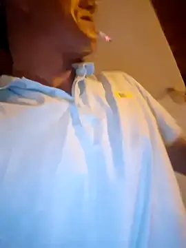 Snapshot of leoytessa_10 chatting on 10.15.25 leoytessa 10 online show from 10.15.25