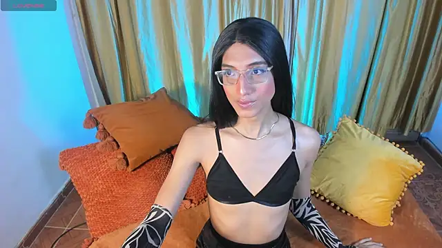 Snapshot of CharlotteLauren chatting on 07.24.26 CharlotteLauren online show from 07.24.26