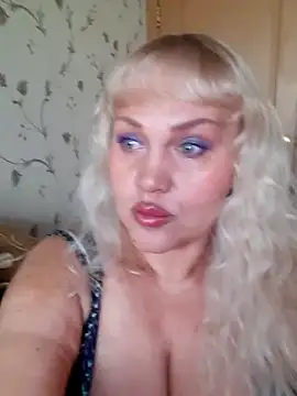 Snapshot of IsabellaBoni chatting on 04.25.26 IsabellaBoni online show from 04.25.26
