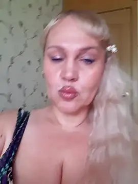 Snapshot of IsabellaBoni chatting on 05.15.26 IsabellaBoni online show from 05.15.26