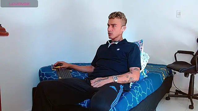 bray hotboy777 online show from 10.31.25