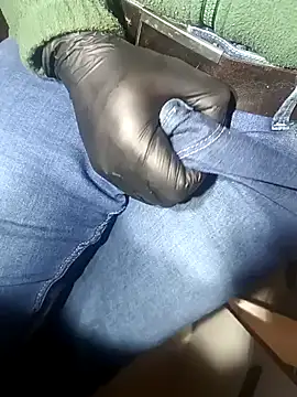 Snapshot of franko1987 chatting on 01.28.25 franko1987 online show from 01.28.25