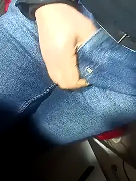 Snapshot of franko1987 chatting on 02.25.25 franko1987 online show from 02.25.25