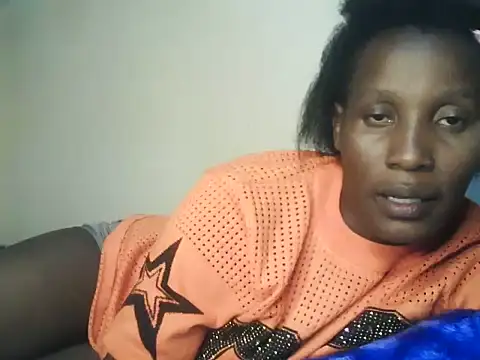 Snapshot of juiccypussy chatting on 06.27.26 juiccypussy online show from 06.27.26