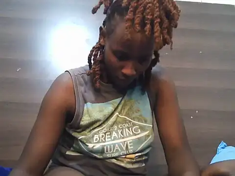 Snapshot of juiccypussy chatting on 07.18.26 juiccypussy online show from 07.18.26