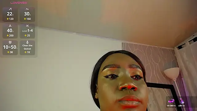 Snapshot of Britanymooree chatting on 01.07.25 Britanymooree online show from 01.07.25