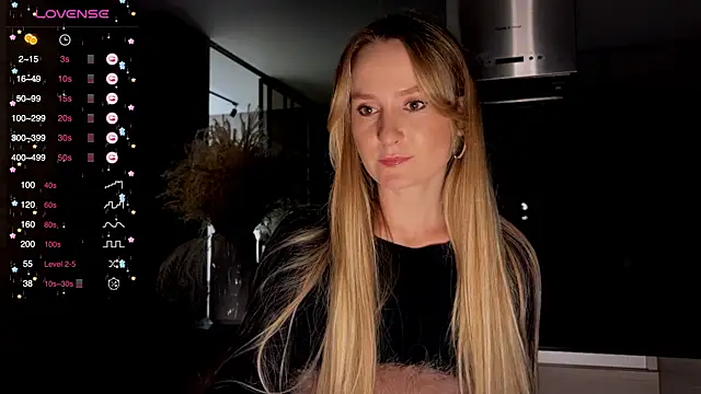 Snapshot of Peach__juice chatting on 12.14.24 Peach juice online show from 12.14.24