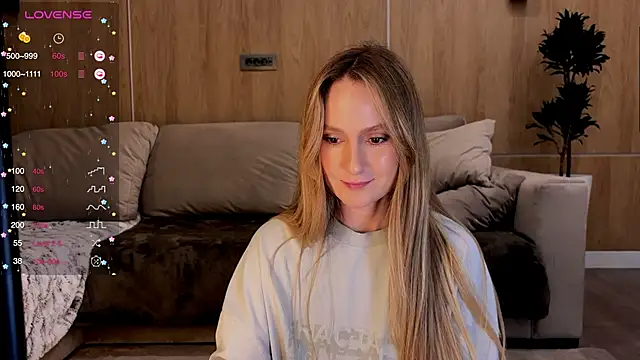 Snapshot of Peach__juice chatting on 02.01.25 Peach juice online show from 02.01.25