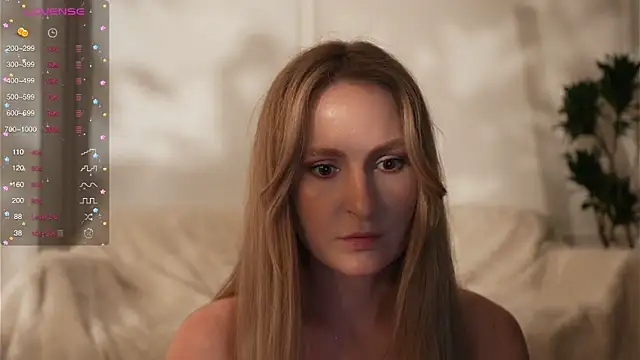 Snapshot of Peach__juice chatting on 03.02.25 Peach juice online show from 03.02.25