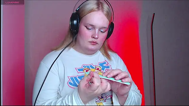 rozzhaos8 online show from 10.28.25