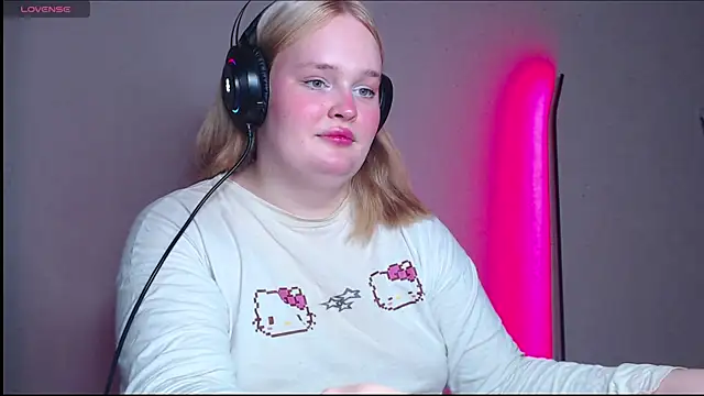 rozzhaos8 online show from 10.31.25