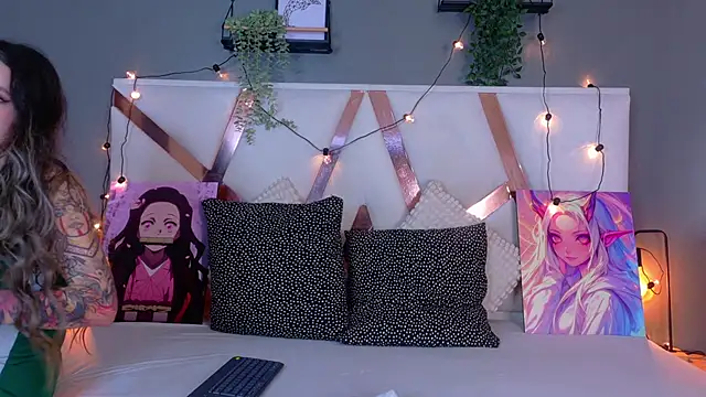 AmbarHills 1 online show from 11.22.25