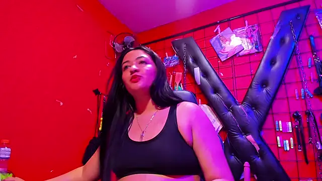 Madame pain  online show from 12.16.24