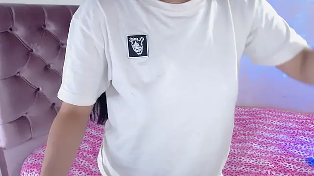 Snapshot of Suzanne_abbey chatting on 02.22.25 Suzanne abbey online show from 02.22.25