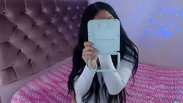 Snapshot of Suzanne_abbey chatting on 02.27.25 Suzanne abbey online show from 02.27.25