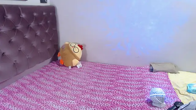 Snapshot of Suzanne_abbey chatting on 03.22.25 Suzanne abbey online show from 03.22.25