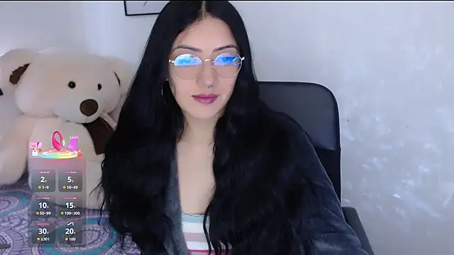 Snapshot of Suzanne_abbey chatting on 10.22.25 Suzanne abbey online show from 10.22.25