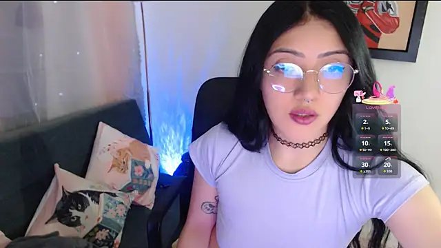 Snapshot of Suzanne_abbey chatting on 02.04.26 Suzanne abbey online show from 02.04.26