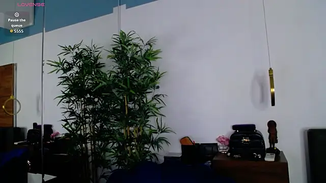 CreamyInkky  online show from 12.22.25