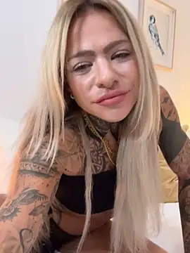 Divina X  online show from 10.19.25