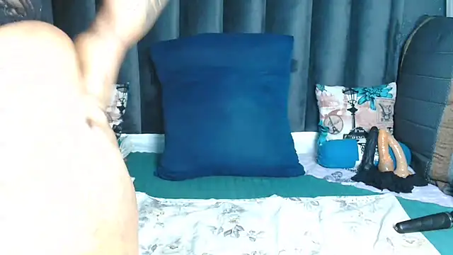 Snapshot of ThickAss90 chatting on 05.28.26 ThickAss90 online show from 05.28.26