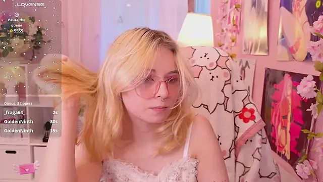 Coconut Mia online show from 01.24.25