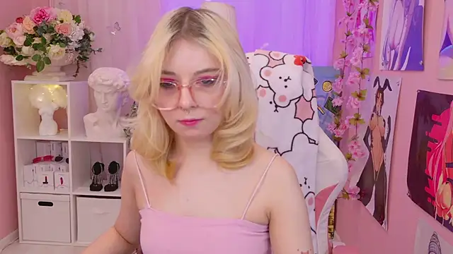 Coconut Mia online show from 01.24.25