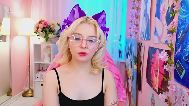 Coconut Mia online show from 02.20.25