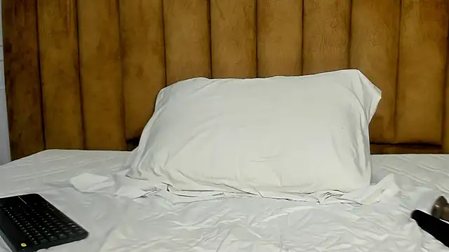 Daphne81  online show from 01.05.25