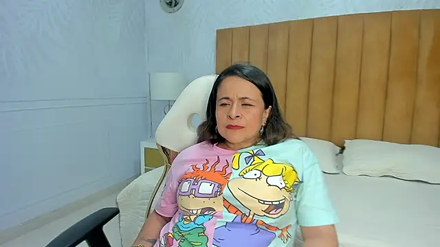 Daphne81  online show from 01.23.25