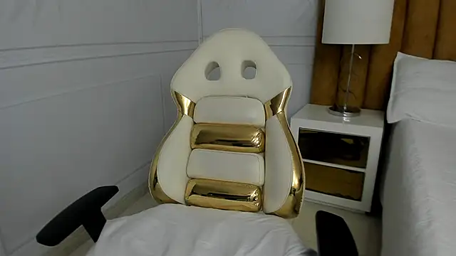 Daphne81  online show from 02.19.25