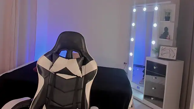 Snapshot of SavannahWildee chatting on 01.29.25 SavannahWildee online show from 01.29.25