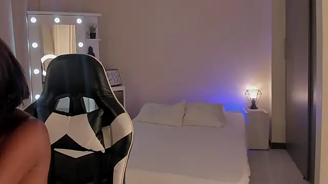 Snapshot of SavannahWildee chatting on 03.22.25 SavannahWildee online show from 03.22.25