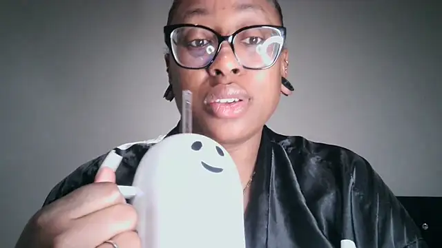 Nyxie Chaos online show from 09.29.25