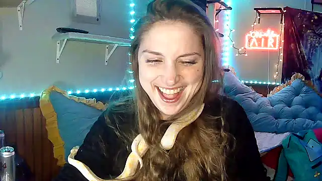 mirannacult online show from 12.19.24