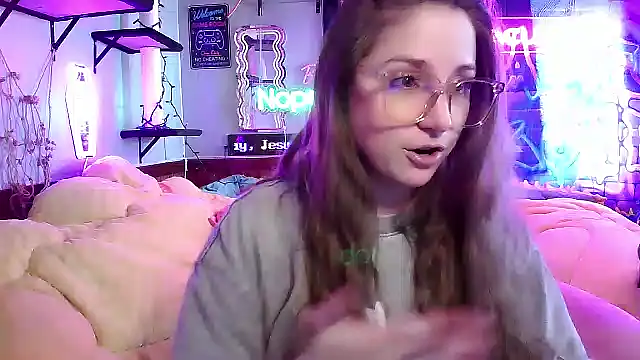 mirannacult online show from 02.23.25