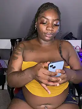 LillShayy online show from 12.24.24