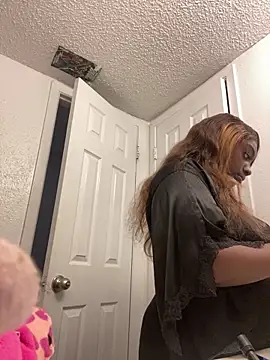 LillShayy online show from 12.17.25