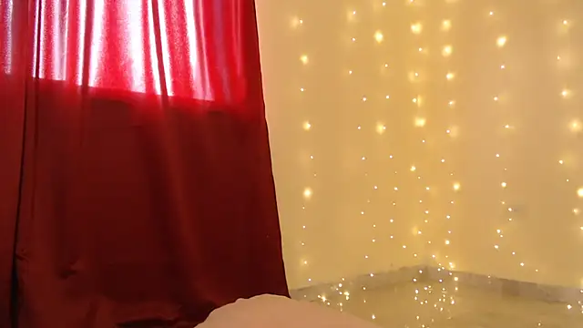 Snapshot of _maiahairy_ chatting on 12.01.24  maiahairy  online show from 12.01.24