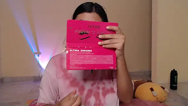 Snapshot of _maiahairy_ chatting on 12.20.24  maiahairy  online show from 12.20.24