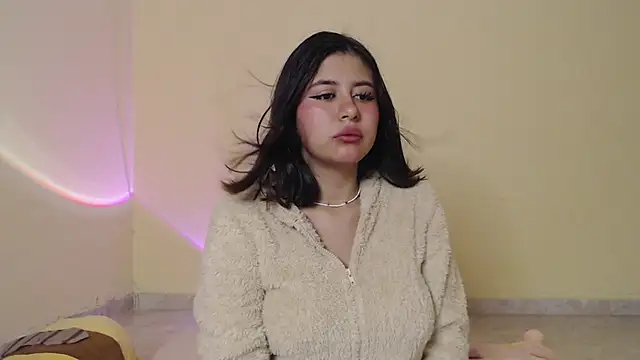 Snapshot of _maiahairy_ chatting on 02.25.25  maiahairy  online show from 02.25.25