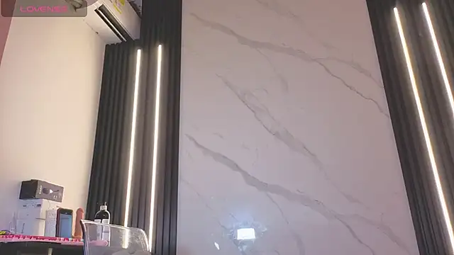 Scarlet Red  online show from 02.15.26