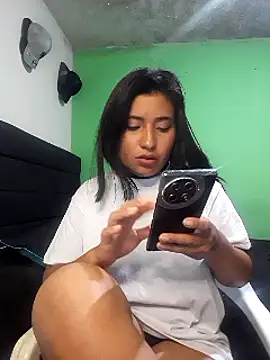 yuliparis online show from 01.25.25