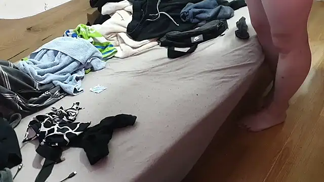 eblata04 online show from 10.19.25