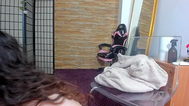 AishaRouhi online show from 03.08.26