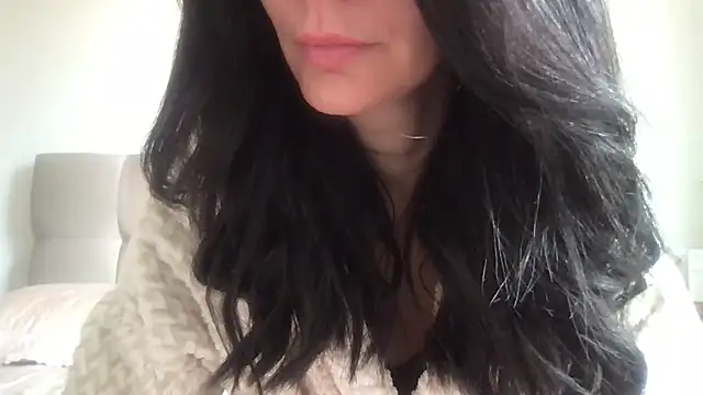 paolajonez online show from 11.20.25