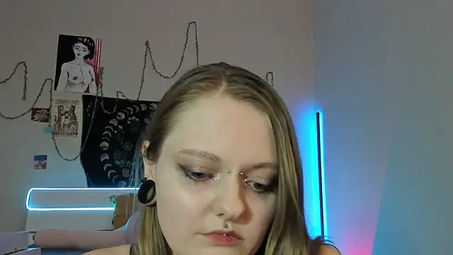 BebKonie online show from 02.25.25